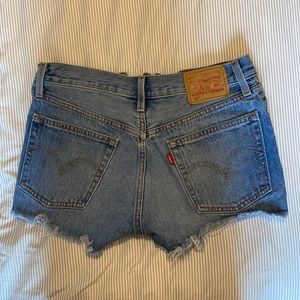 Levi’s 501 Original Shorts in medium wash